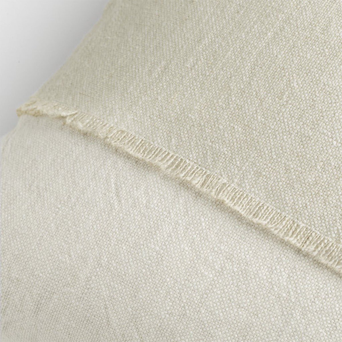 de Le Cuona | Haiku Cushion with Fringe Detail
