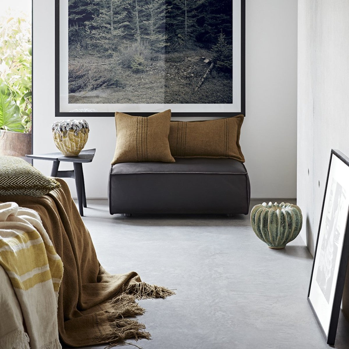de Le Cuona | Fox Throw With Fringe & Leather Detail