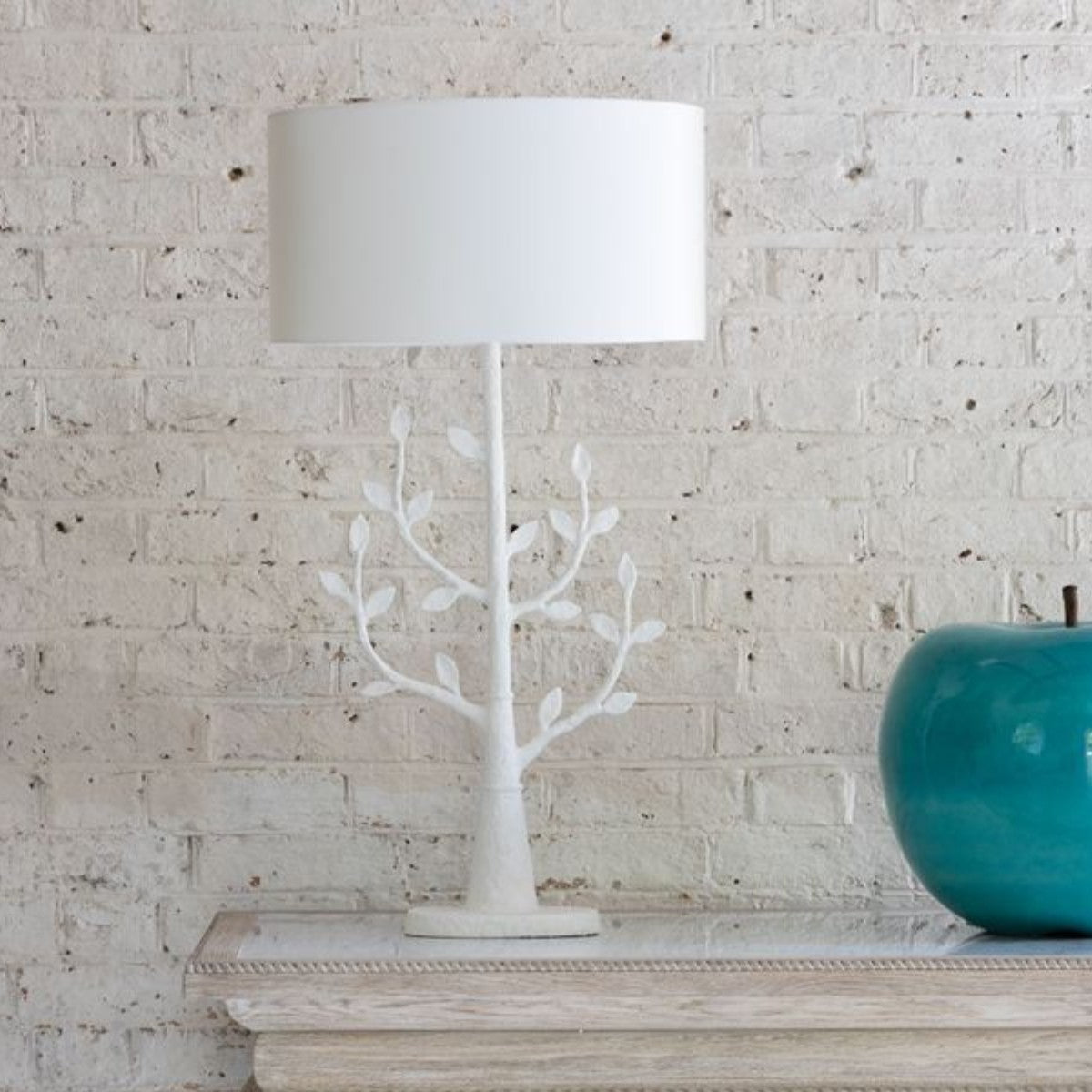 William Yeoward | Oval Lampshade in Satin with White Liner | 47 cm