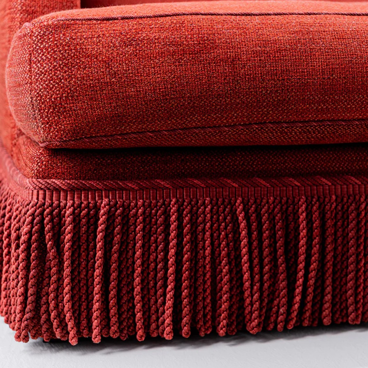 Porta Romana | Yazmine Loveseat
