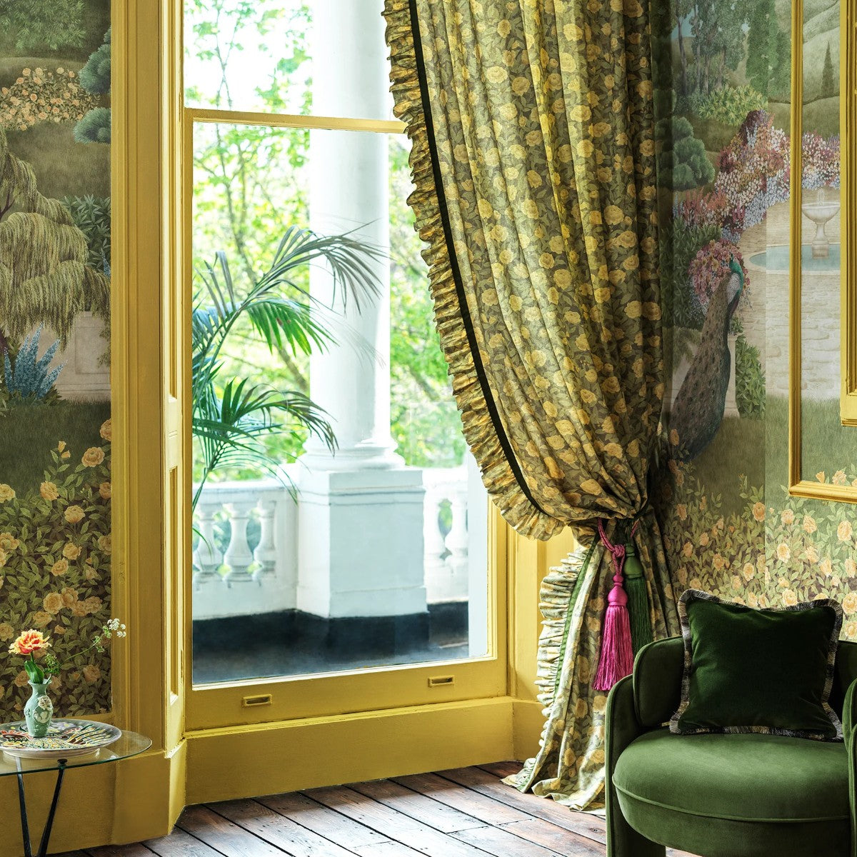 Cole & Son | Idyll Roses Linen Union