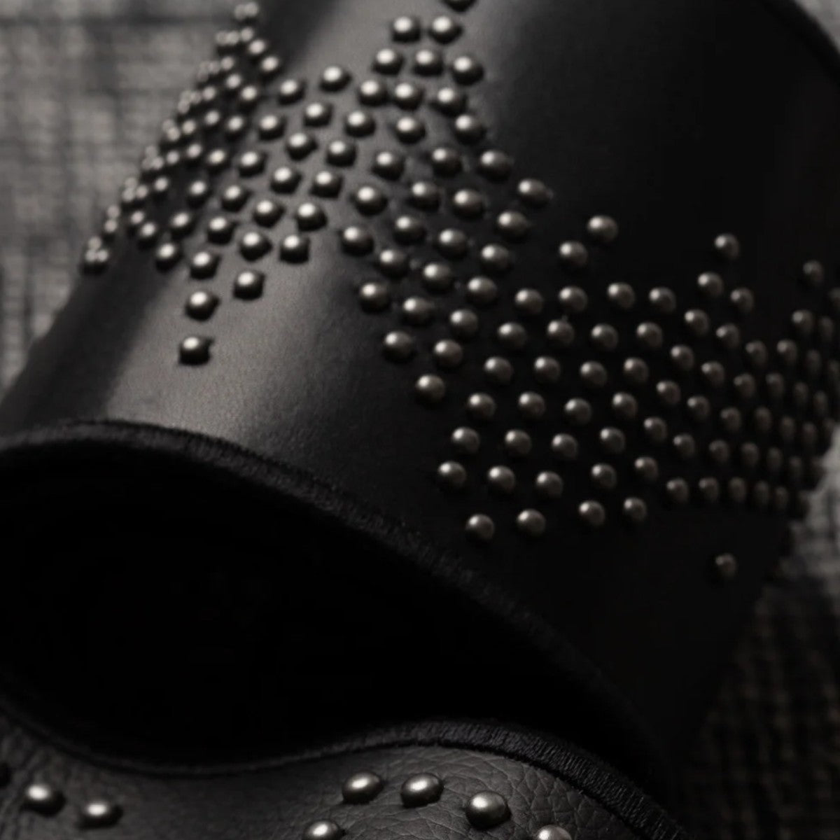 Samuel and Sons | Caspian Studded Border