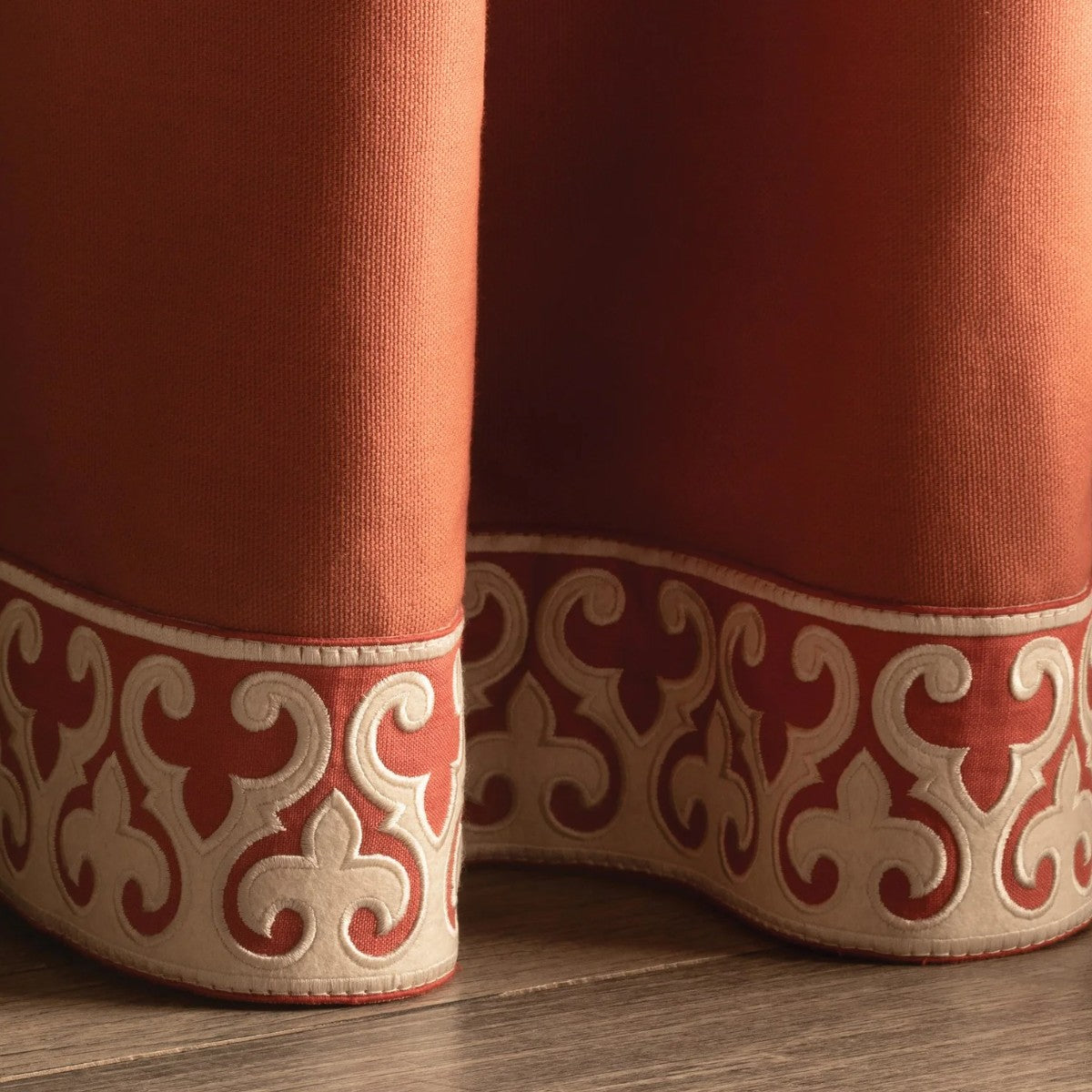 Samuel and Sons | Carlton Appliqué Border