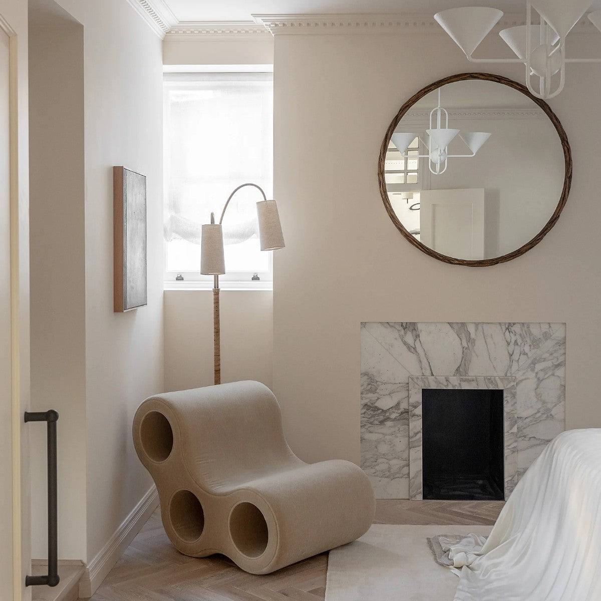Porta Romana I Laurel Mirror Round