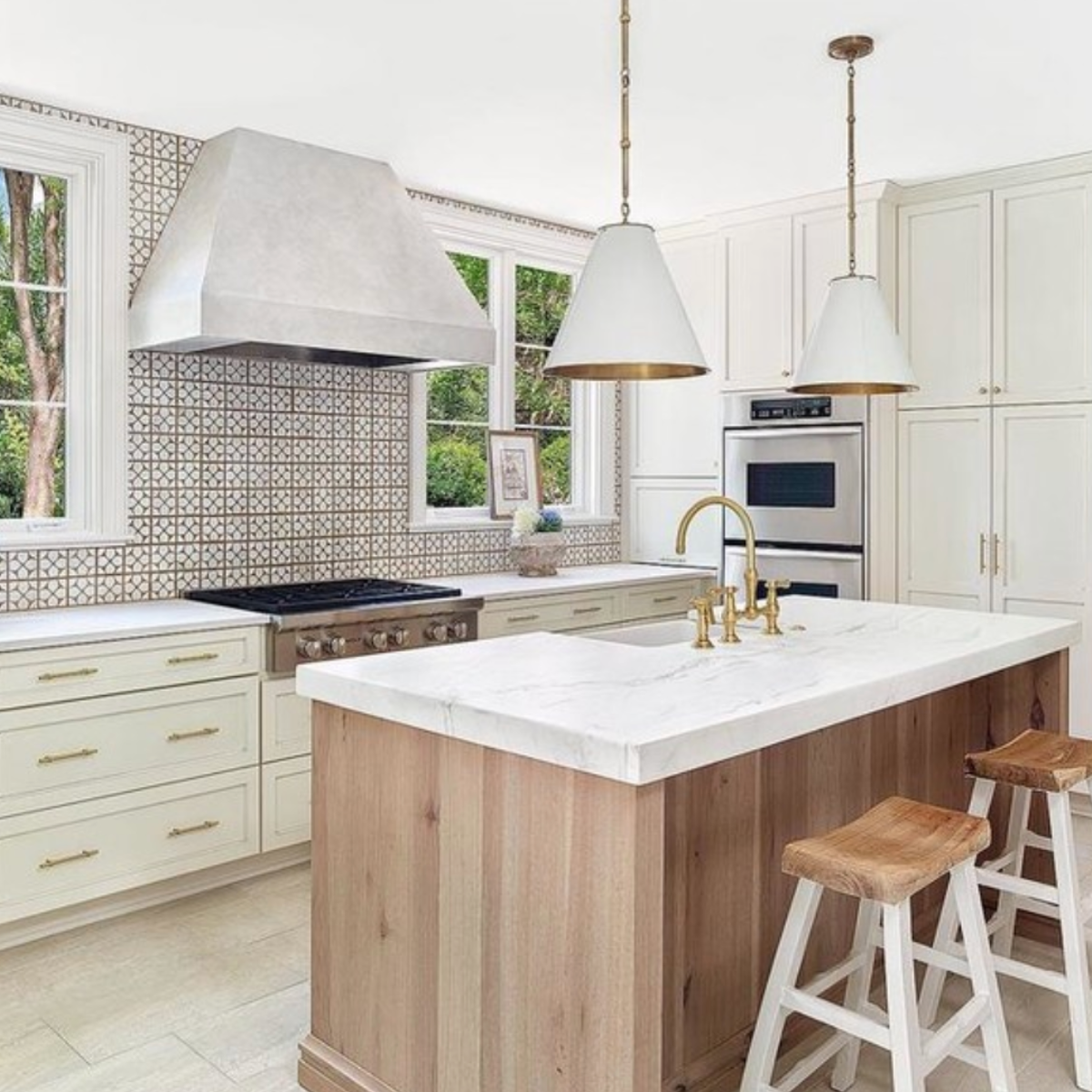 Visual Comfort | Thomas O'Brien | Goodman Medium Hanging Light