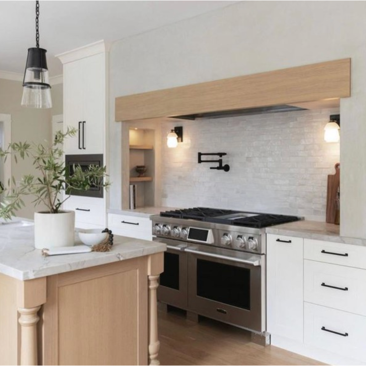 Visual Comfort | Thomas O'Brien | Robinson Medium Pendant