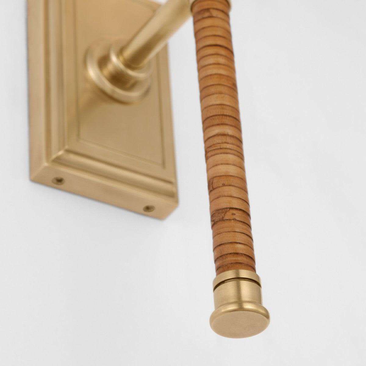 Visual Comfort | Chapman & Myers | Basden 16`` Tail Sconce