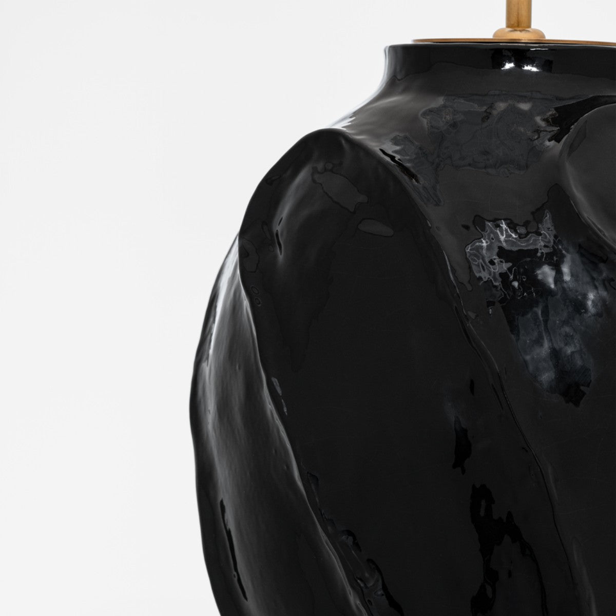 Visual Comfort | AERIN | Idalia 28`` Sculpted Table Lamp