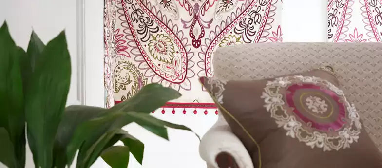 Osborne & Little | Turpan - room setting