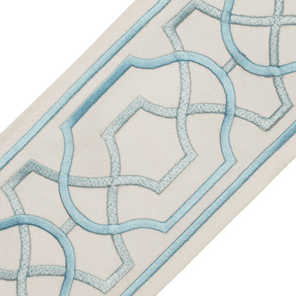 Maru Embroidered Border - Dewdrop