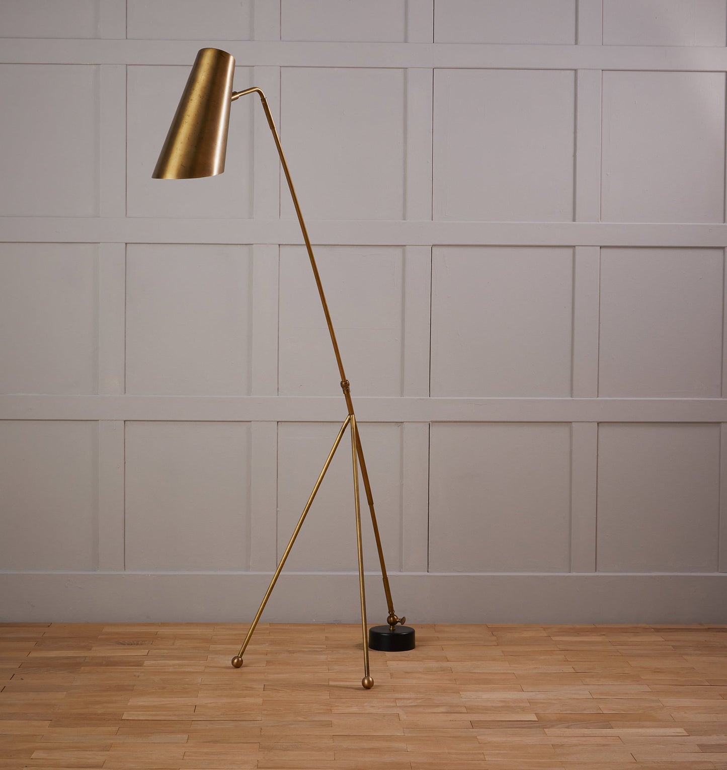 Julian Chichester | Wrenn Floor Lamp