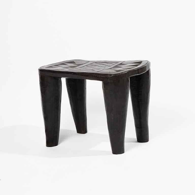 de Le Cuona | African Engraved Table No.6 – Brown
