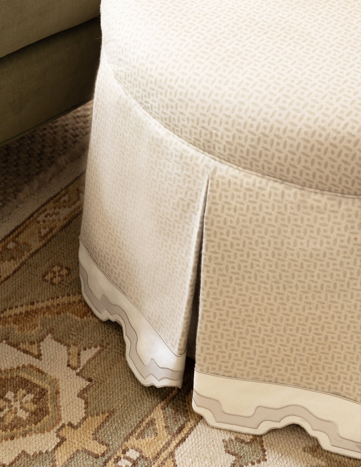 Samuel and Sons Cecilly Appliqué Border — scenography