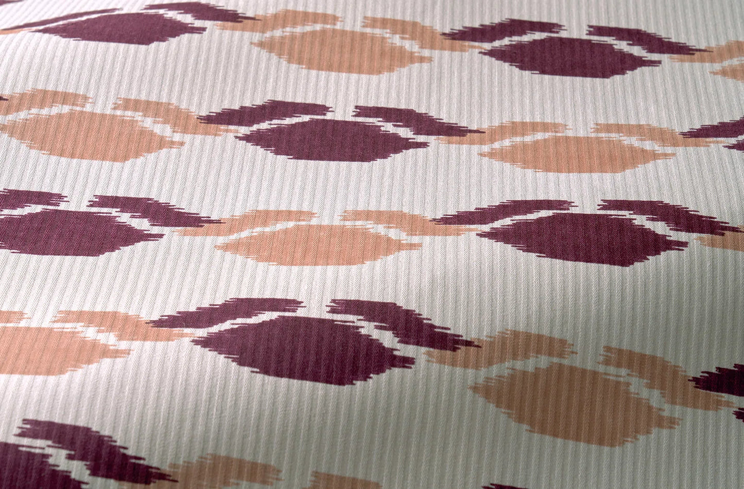 Pierre Frey Design 155 - Aubergine