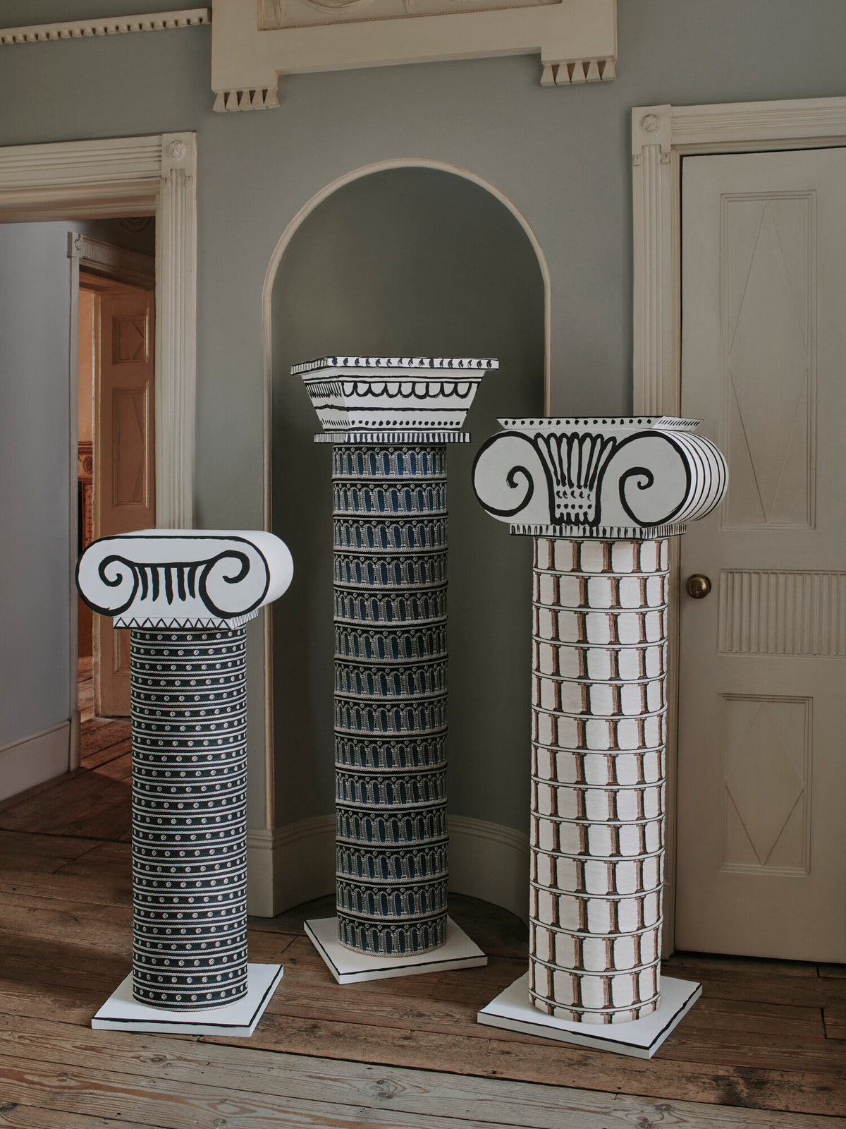 Samuel and Sons Archi Embroidered Border — scenography