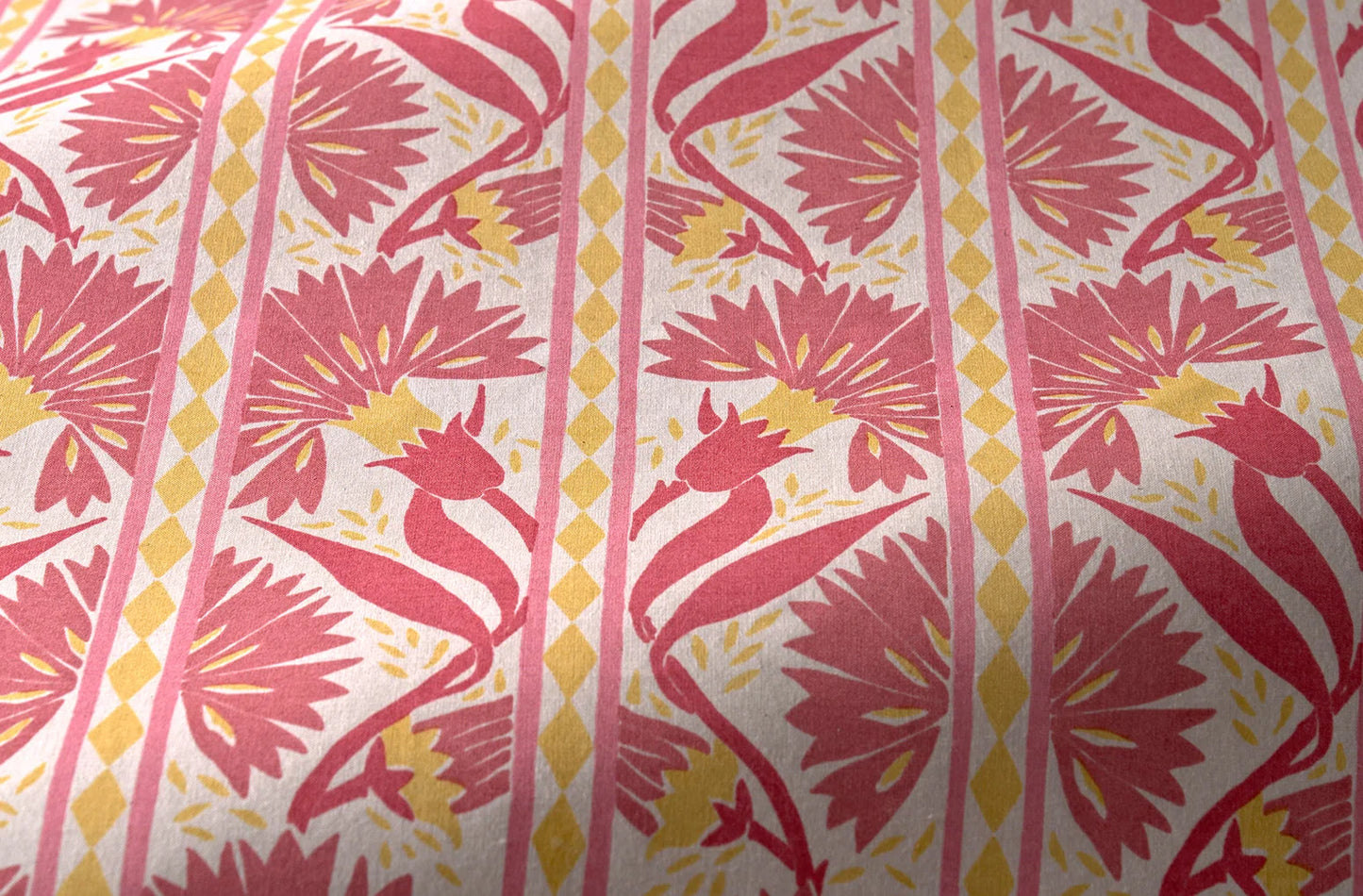 Pierre Frey Carnation stripe - Strawberry