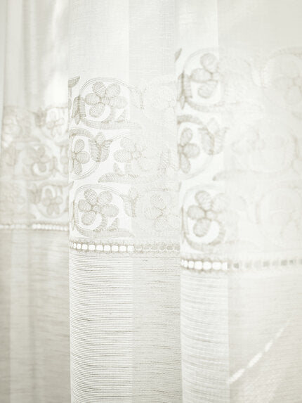 Madame Mim detail