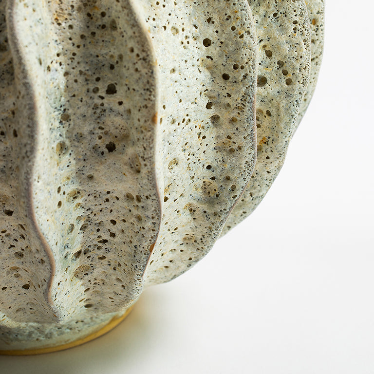 de Le Cuona | Reef Ceramic Vase Medium – White