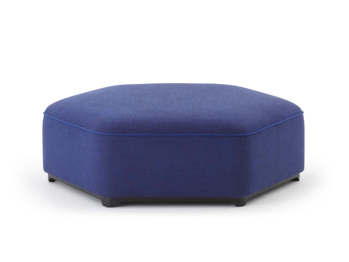 Pierre Frey Dolmen - Lacquered beech frame; Piping - Simple seams - Stretched fabric upholstery; Visible wood legs