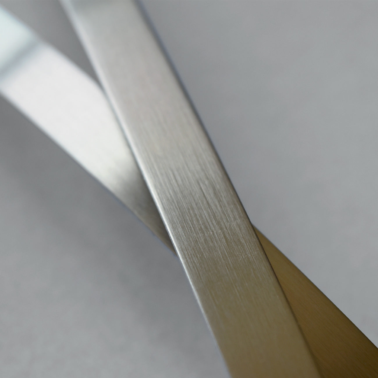 Elitis | Profilé aluminium Brosse Or 20m PR 101 90 01 - 90 - Aluminium brossé Or (bobine 20m / roll 20m)