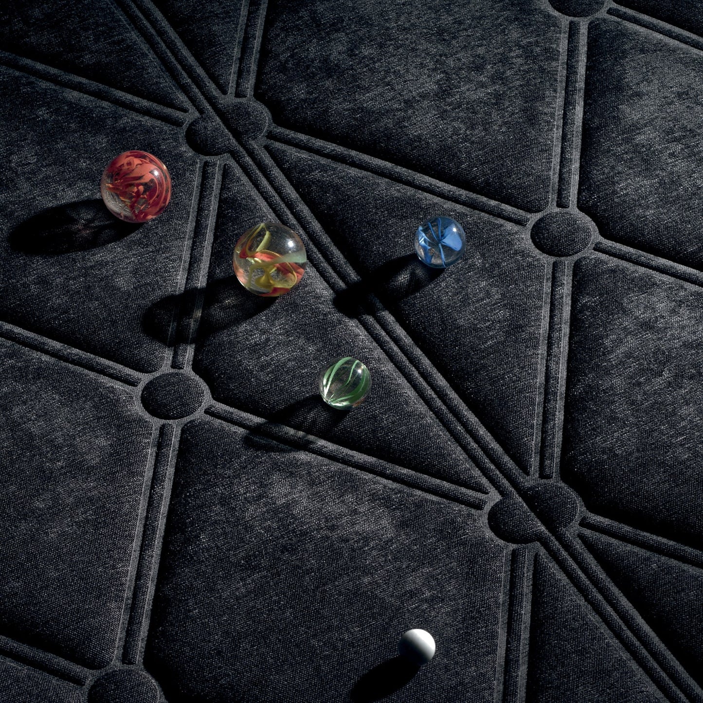 Elitis | Madone chenille - room scene