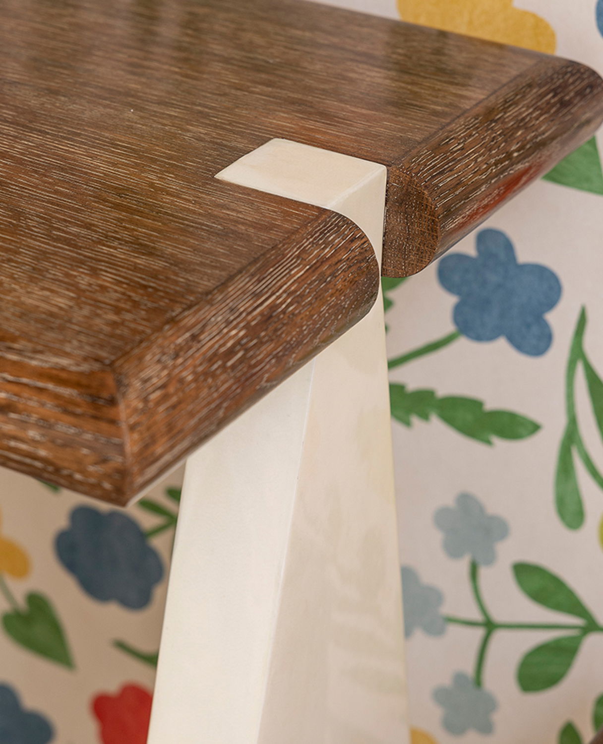 Julian Chichester | Hum Console
