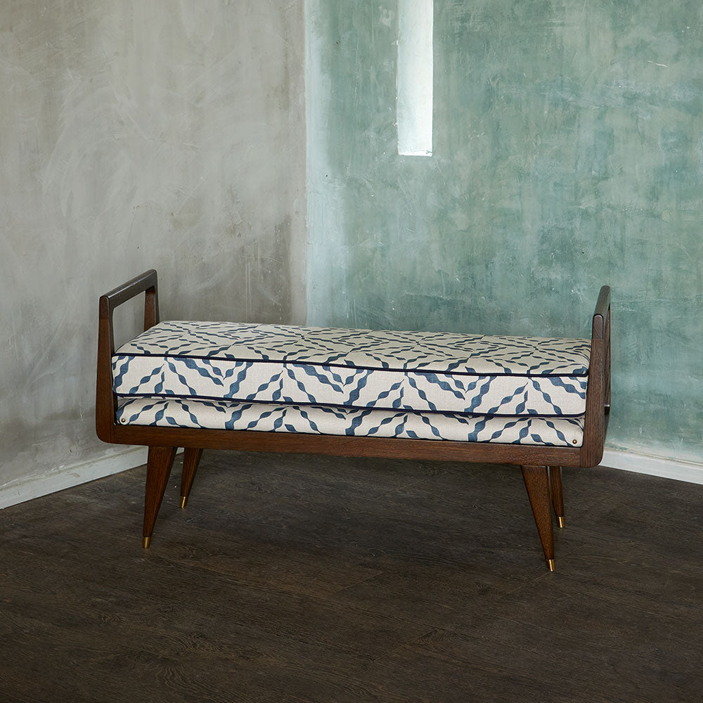 Julian Chichester | Avellino Bench