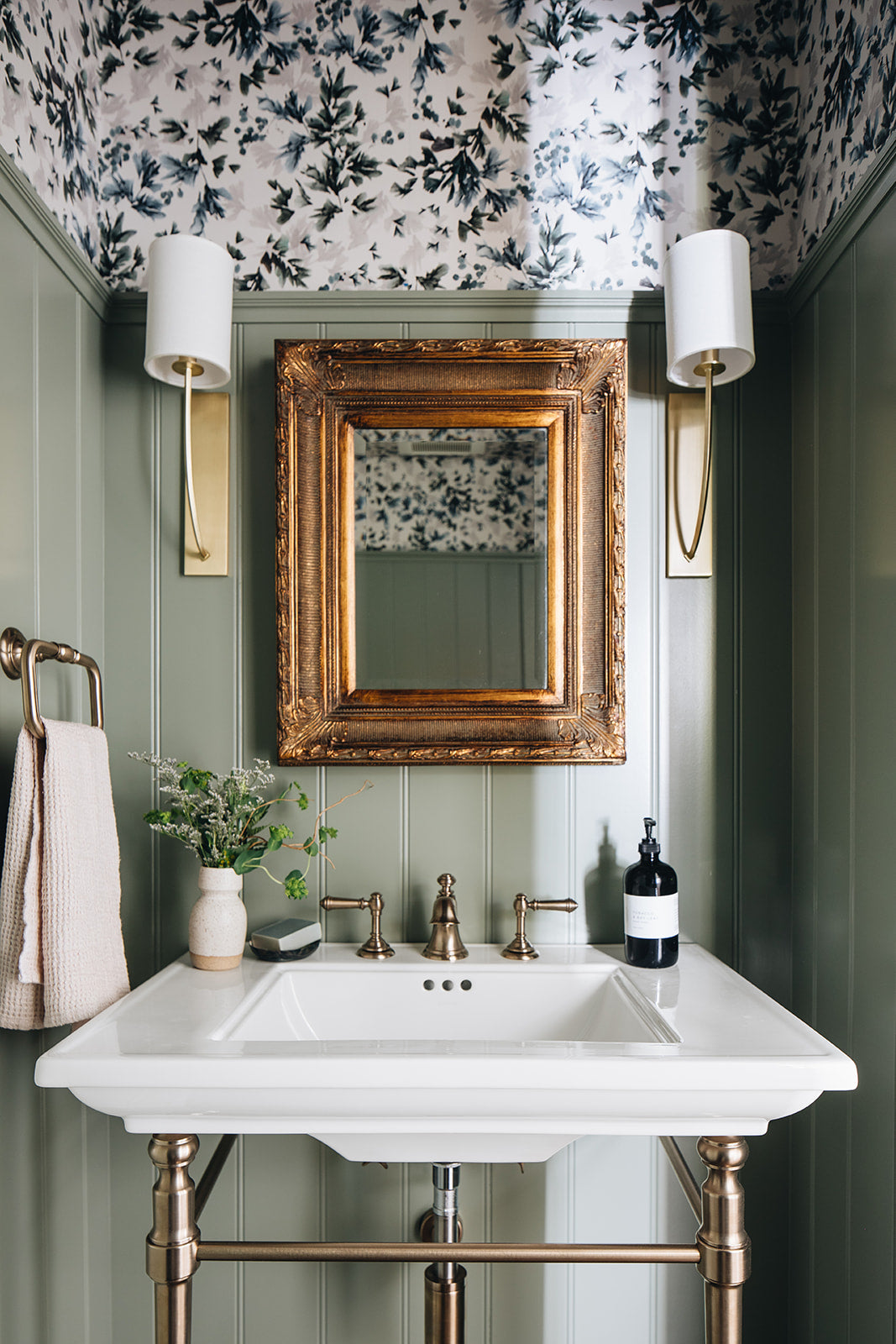 Andrew Martin | Colton Wall Light Aged Brass