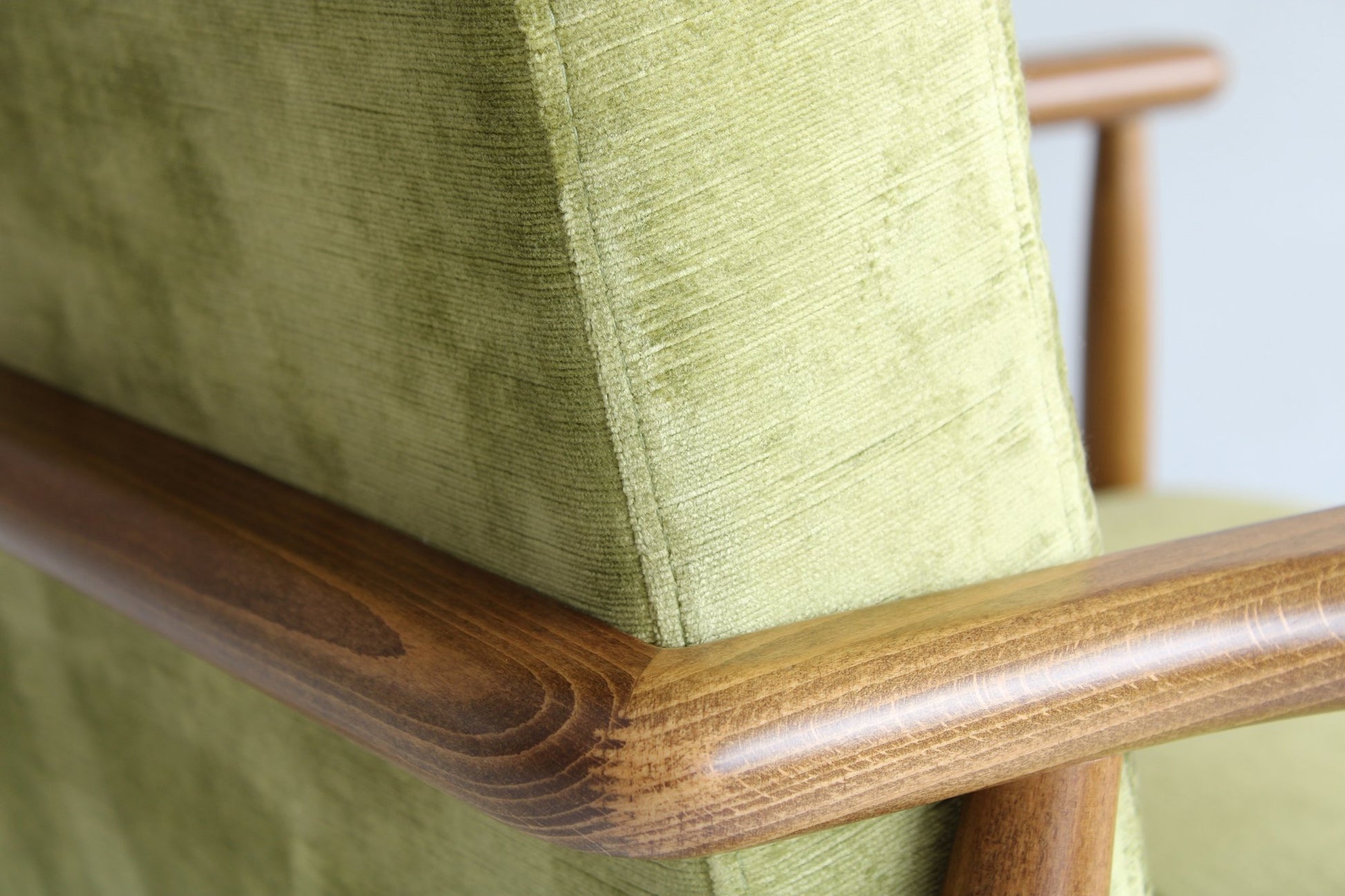 Andrew Martin Roman Chair Mossop Moss detail 2