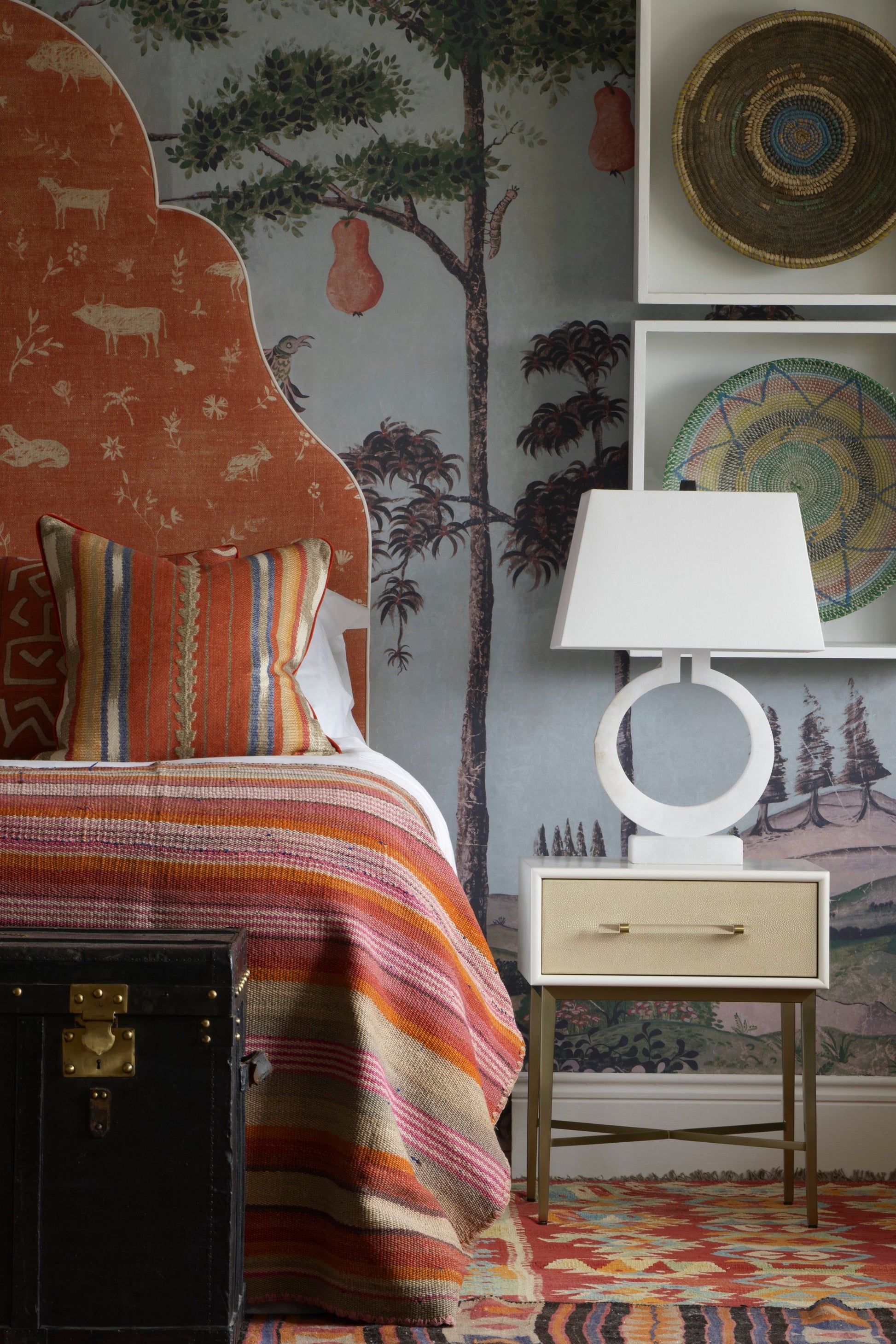 Ring Form Table Lamp lifestyle
