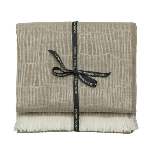 Andrew Martin | Canale Throw Latte
