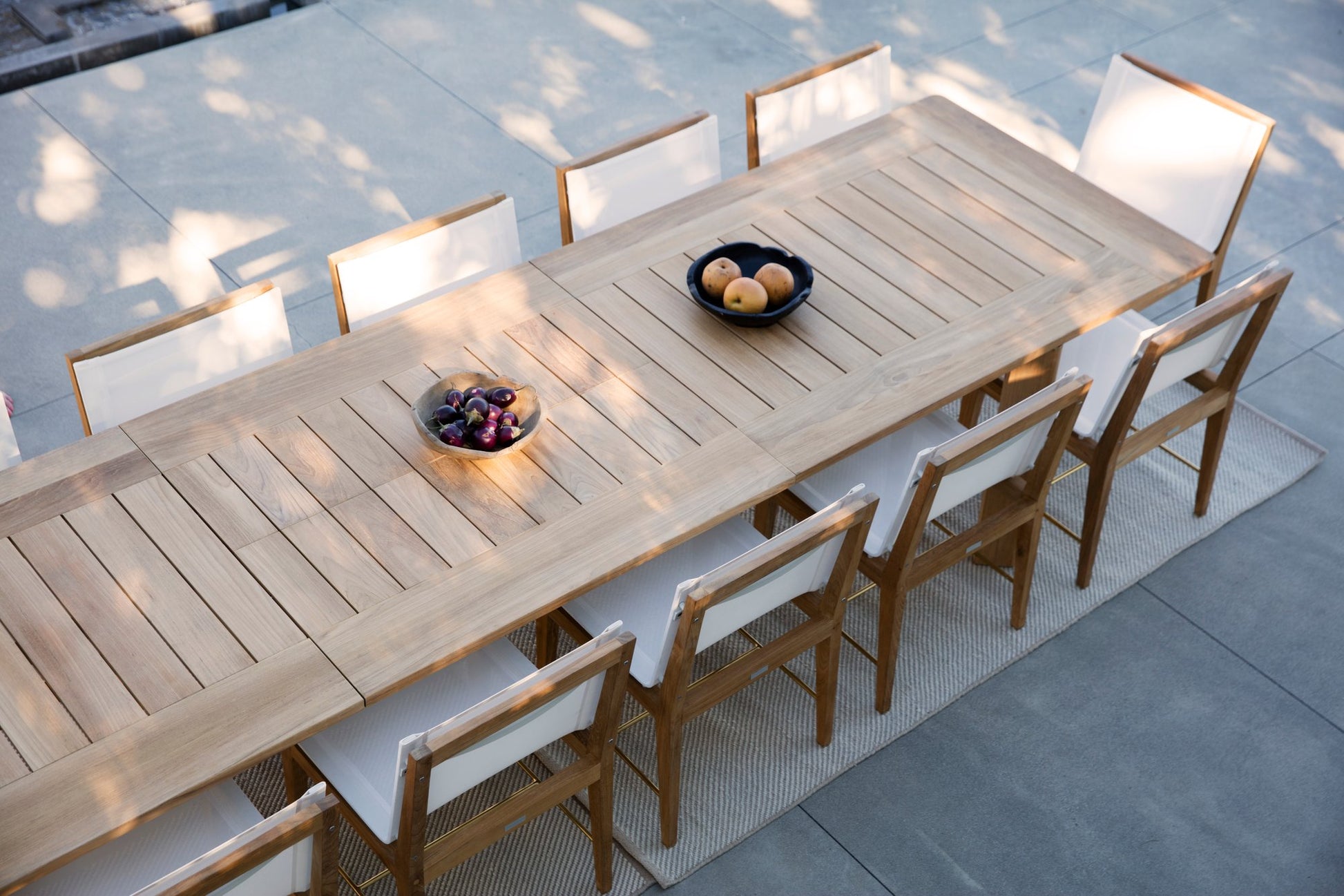 Byron Outdoor Extending Dining Table lifestyle