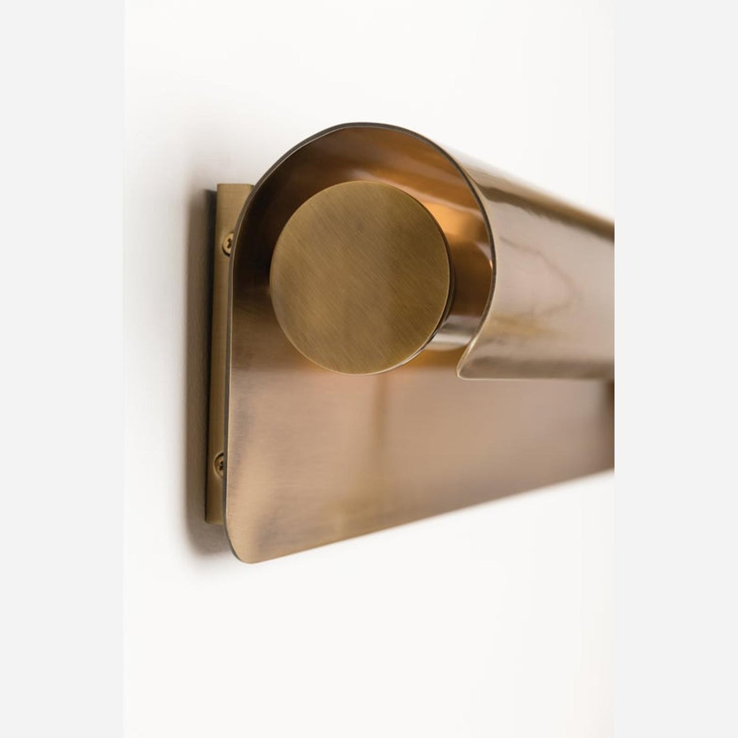 Andrew Martin | Accord Picture Light