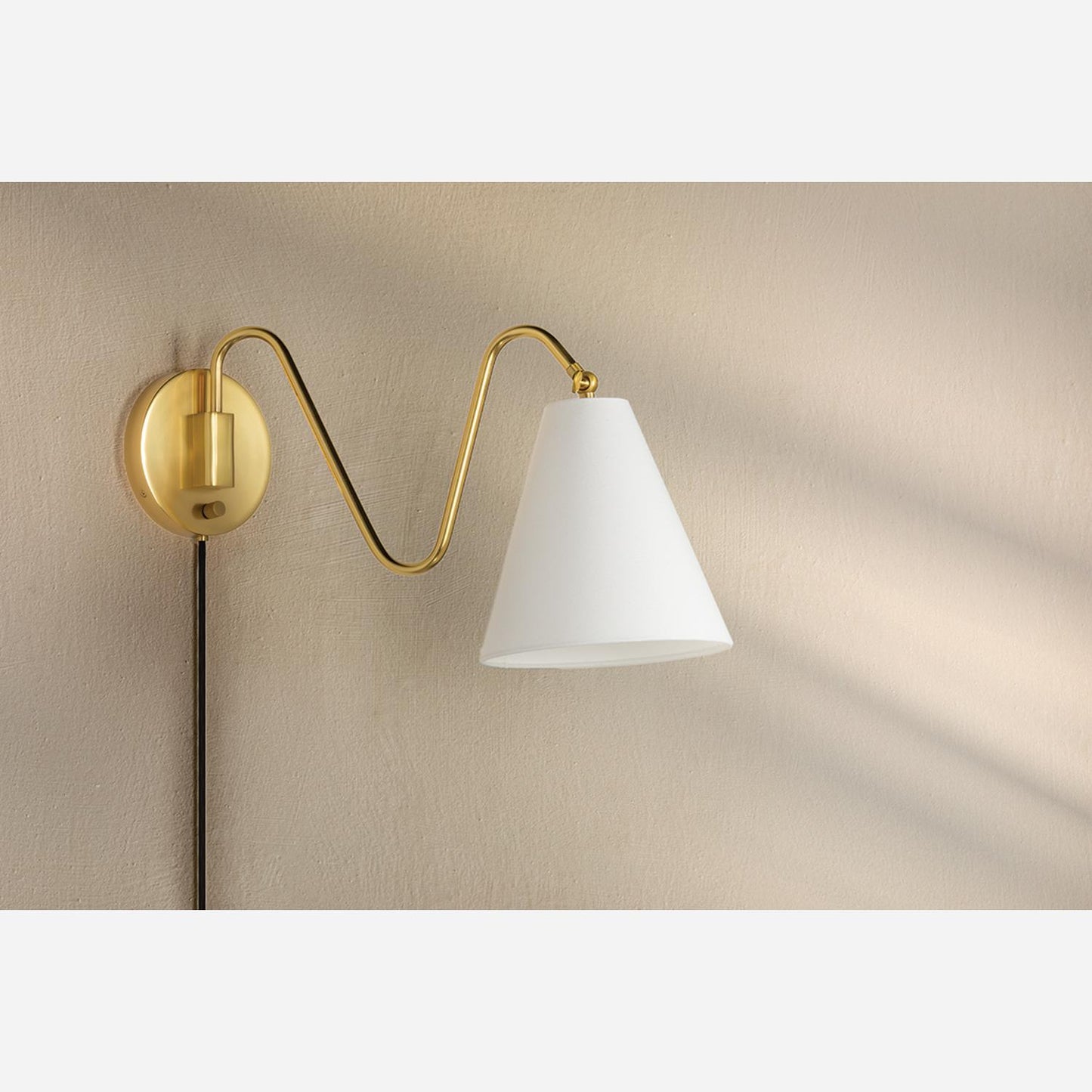 Andrew Martin | Onda Wall Light, Aged Brass
