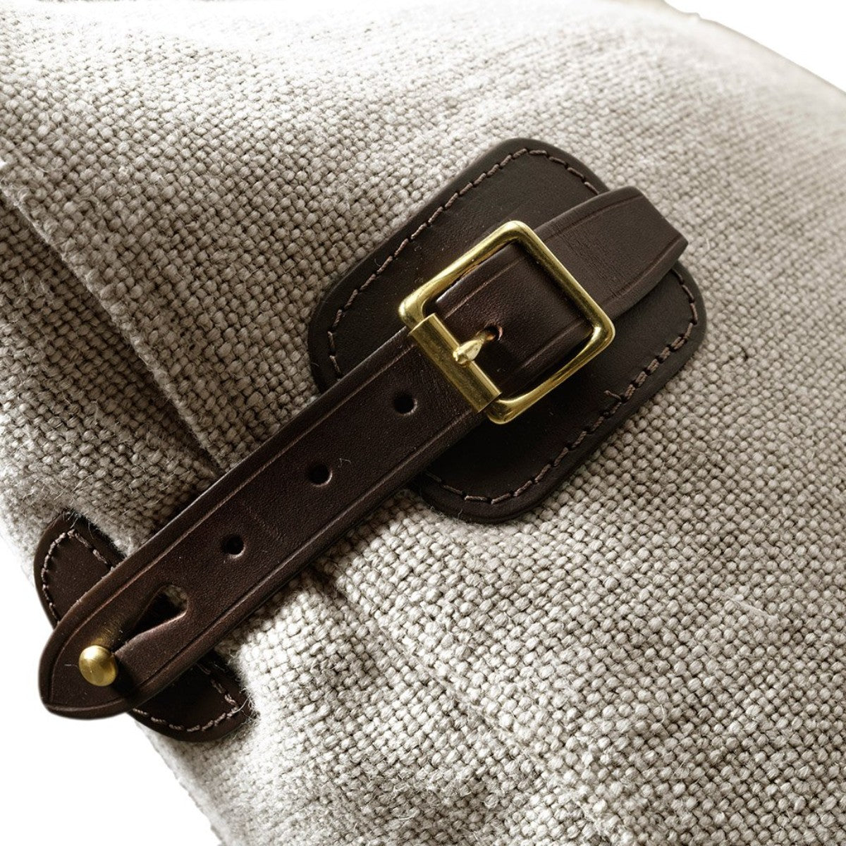 de Le Cuona | Maroc Buckle Cushion