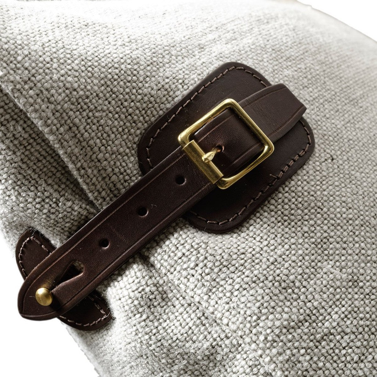 de Le Cuona | Maroc Buckle Cushion