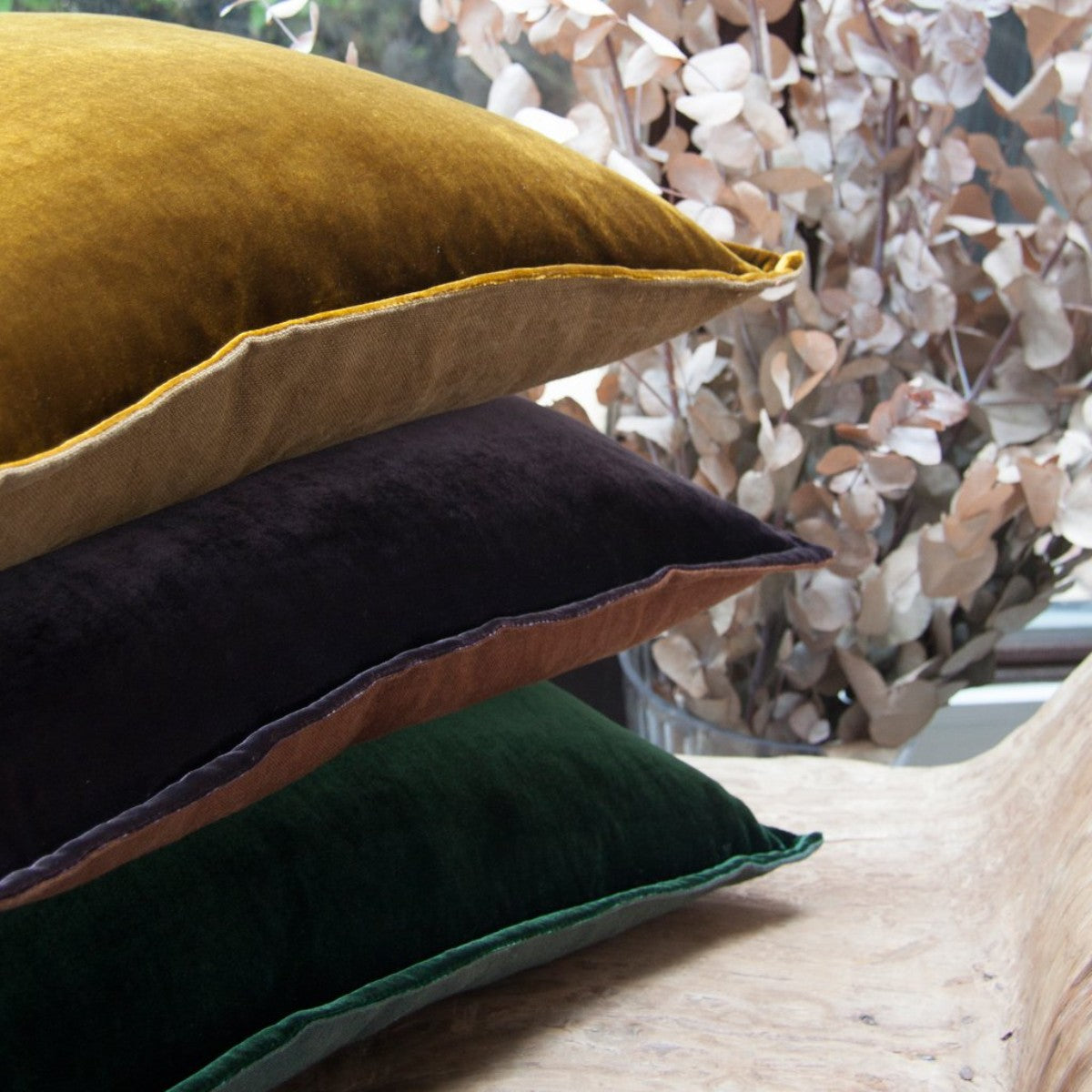 de Le Cuona | Silk Velvet And Linen Flange Cushion
