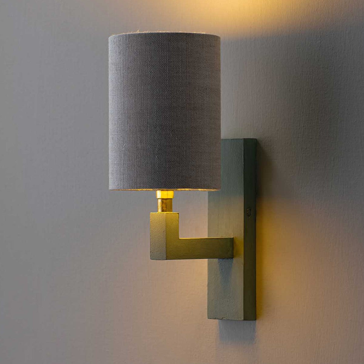 Porta Romana | Faye Wall Light