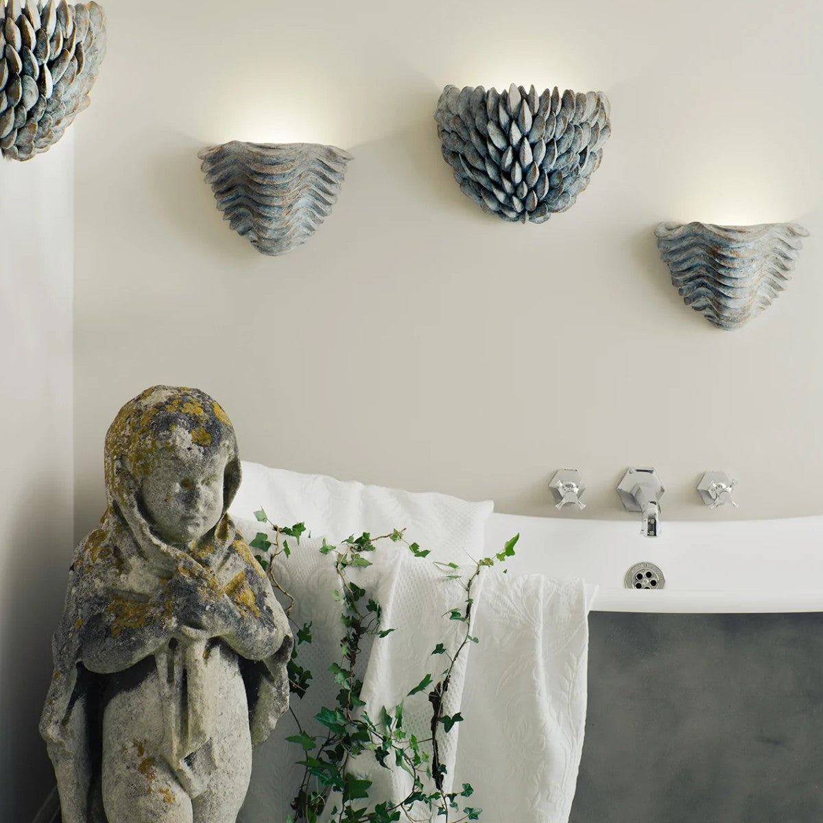 Porta Romana | Clam Shell Wall Light Small