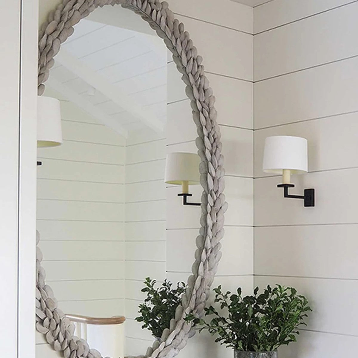 Porta Romana I Mussel Shell Mirror