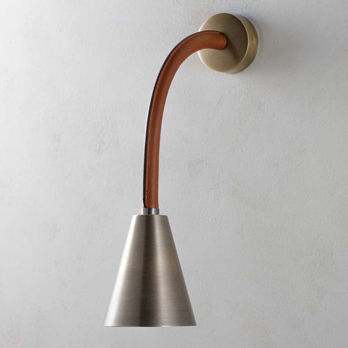 Porta Romana | Huxley Flexible Wall Light