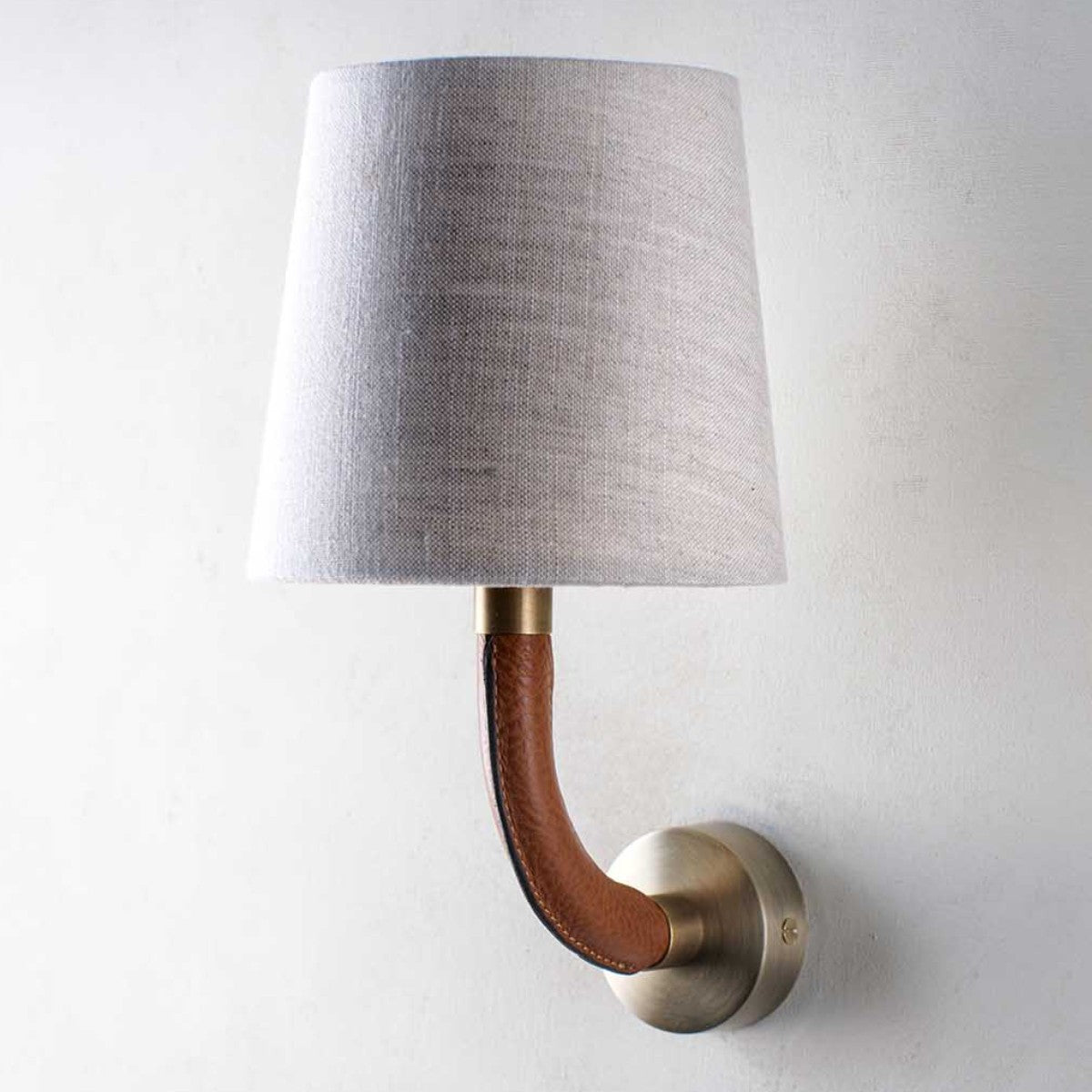 Porta Romana | Huxley Wall Light