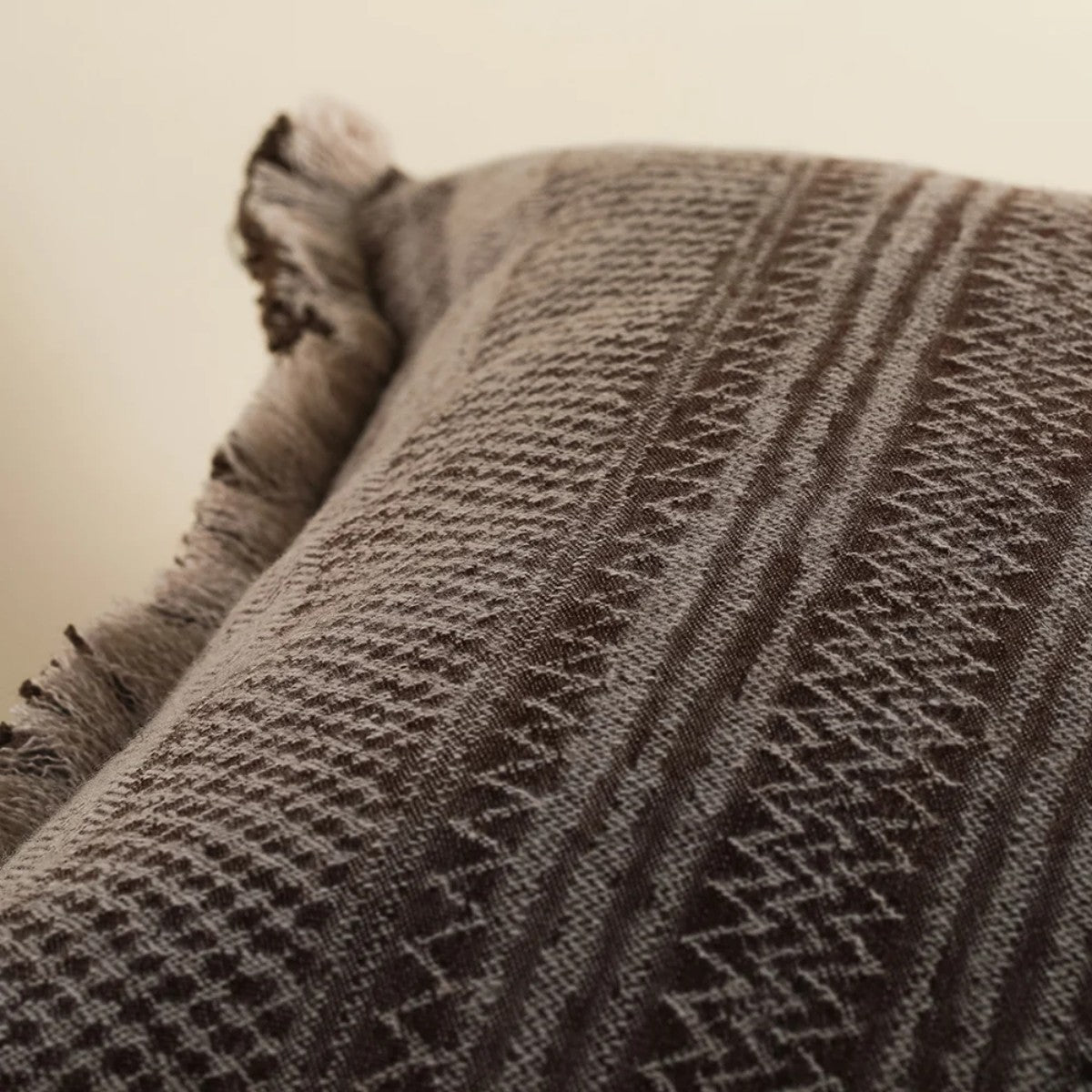 de Le Cuona | Kalahari Cushion With Fringe Detail