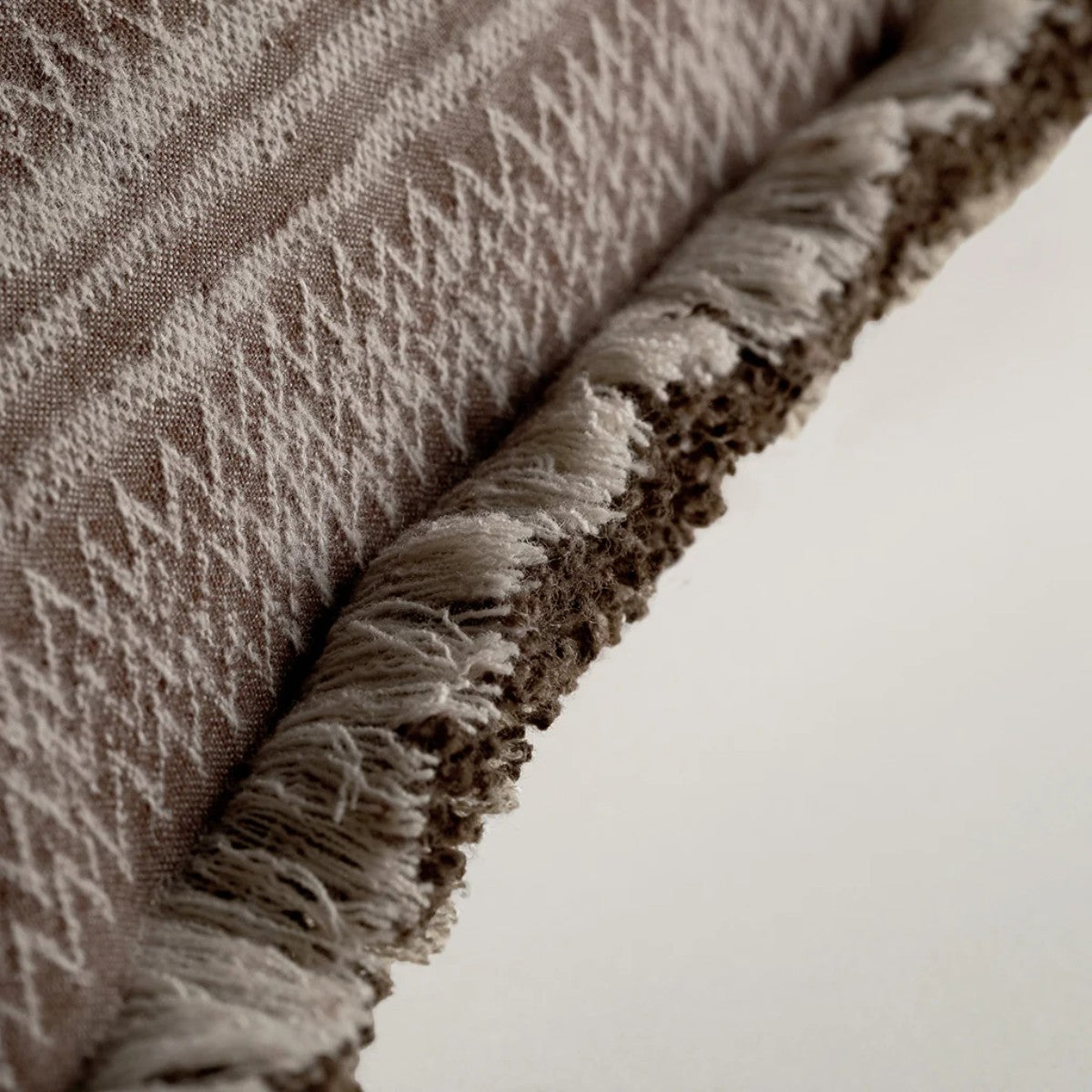 de Le Cuona | Kalahari Cushion With Fringe Detail