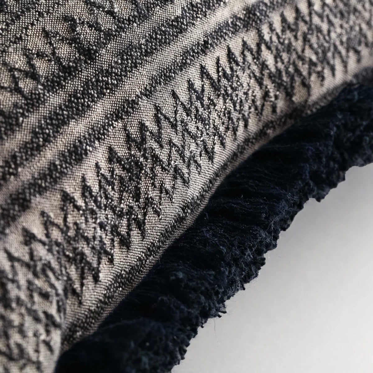 de Le Cuona | Kalahari Cushion With Fringe Detail