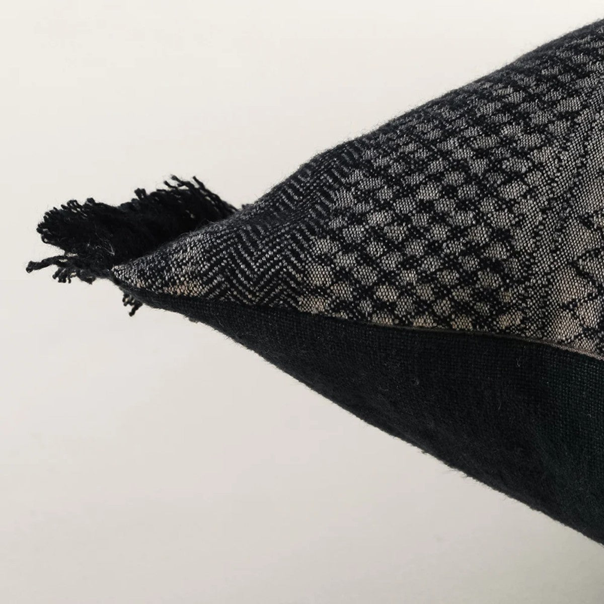 de Le Cuona | Kalahari Cushion With Fringe Detail