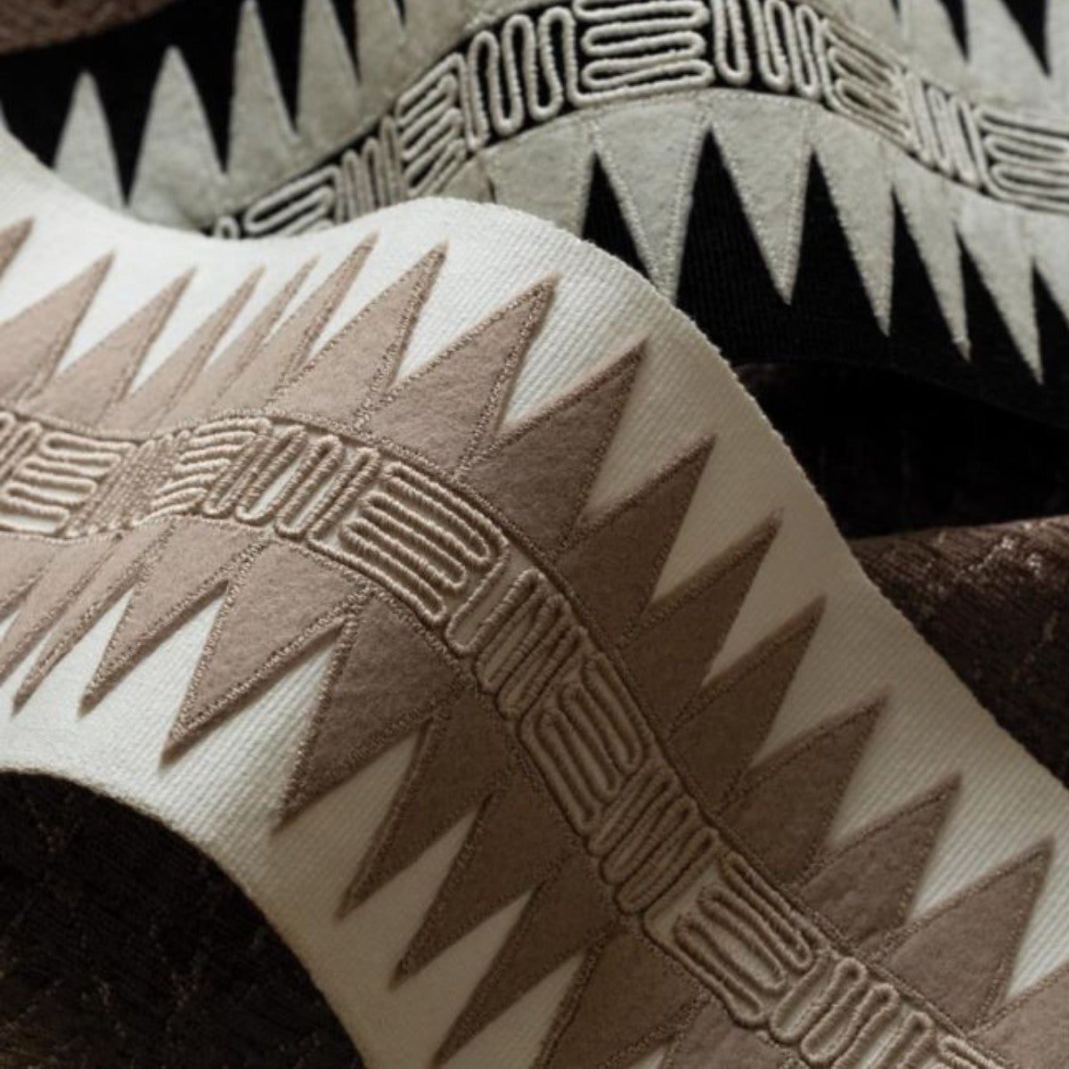 Samuel and Sons | Corrales Appliqué Border