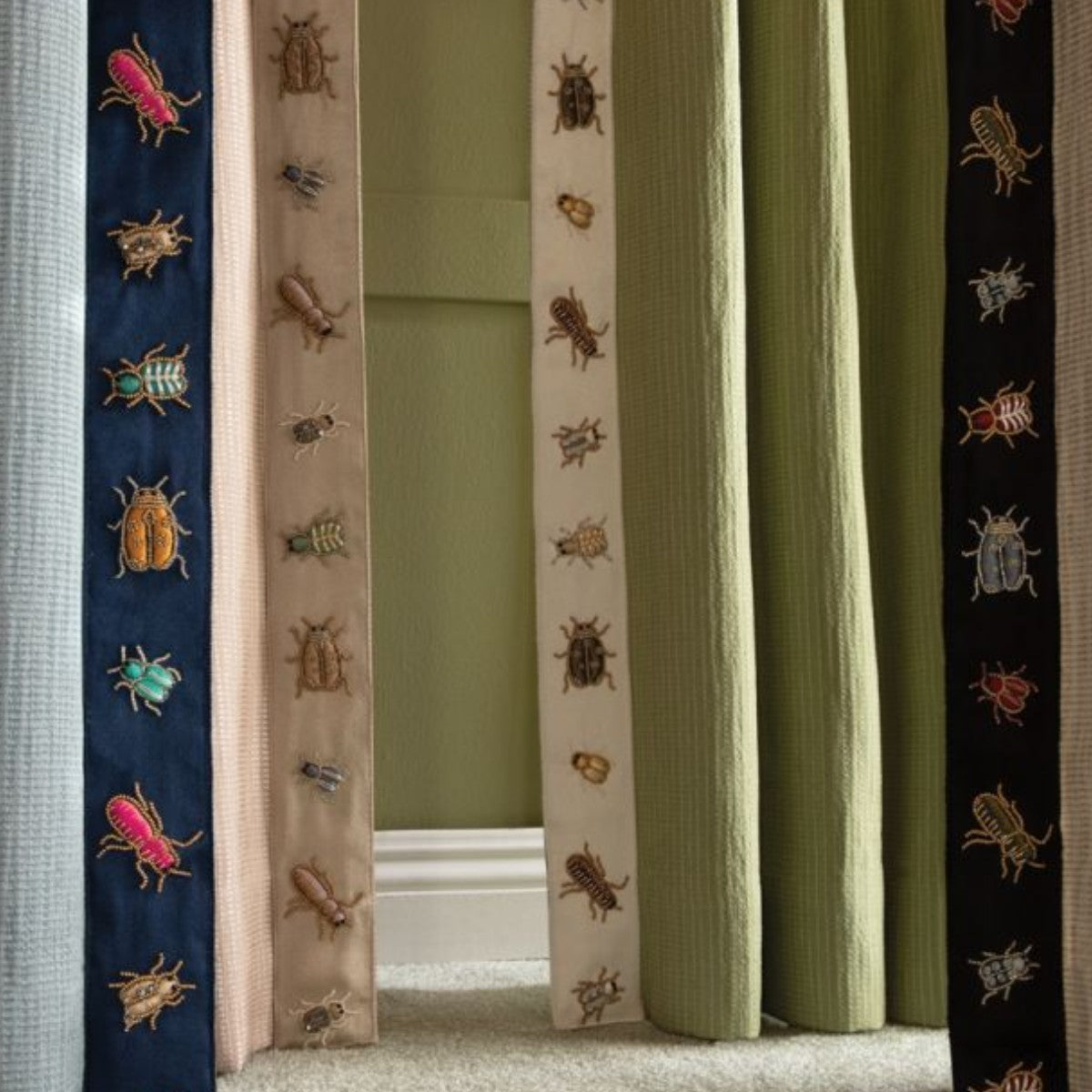 Samuel and Sons | Ensemble Beaded Border