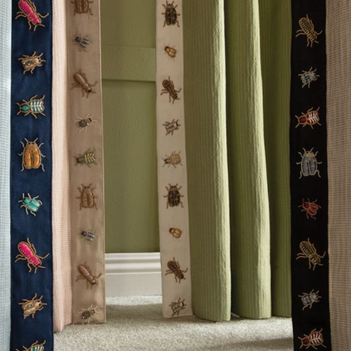 Samuel and Sons | Ensemble Beaded Border