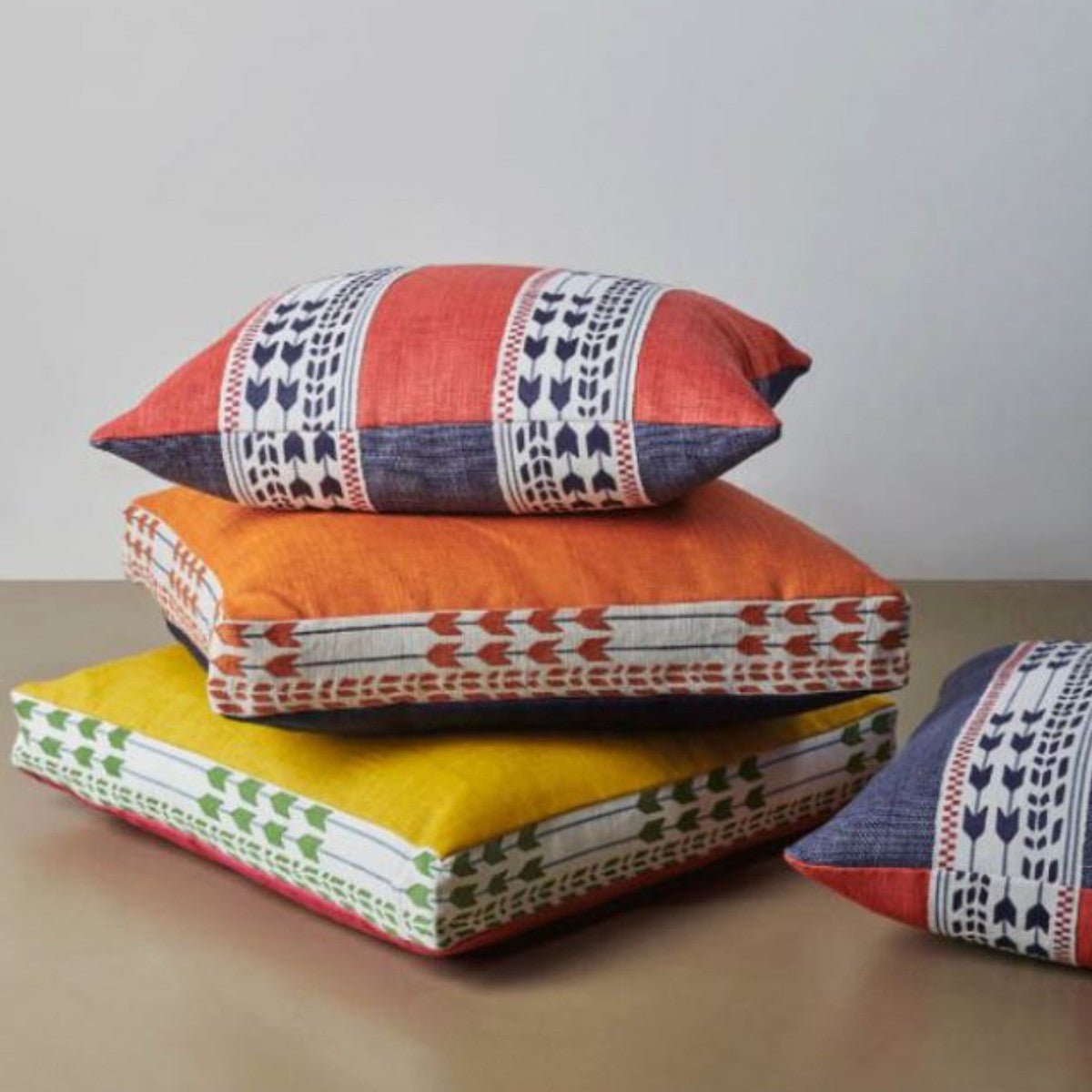 Christopher Farr Cloth | Wayfarer Border